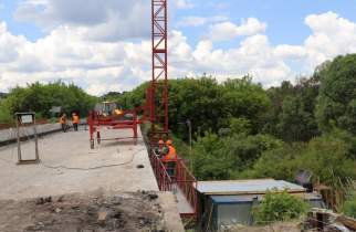В Курской области начали ремонтировать мост через реку Дичня