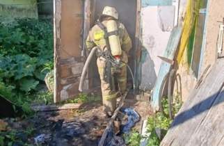 Курянин спалил сарай брошенным окурком в Солнцевском районе