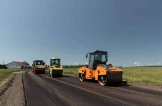 Курская область обновляет 21 км дороги к сельской амбулатории