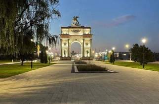 В Курске подрядчики закатали в бетон клены в парке «Патриот»