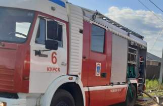 В Курске на улице Комарова загорелась квартира