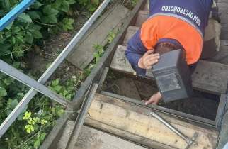 В Курске заменили ступени на лестнице к Тускарной