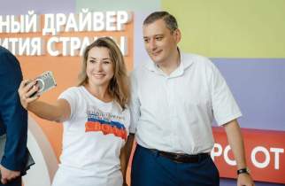 Хинштейн встретился с создателями курского гуманитарного штаба