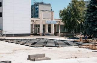 В Курске завершают работы в сквере Героев СВО и на мемориале