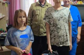 В Курской области детям раздали рюкзаки от Лантратовой