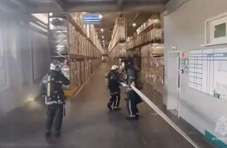 Курские пожарные потушили условный пожар на складе предприятия