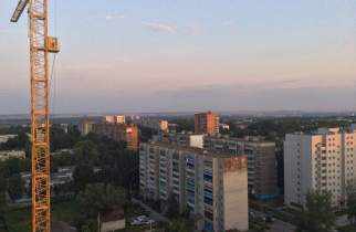 Почти половине курских строек не хватает рабочих рук