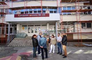 В Курске проверили ход капремонта 4 школ и детского сада