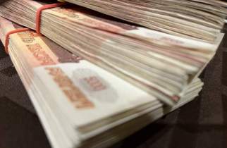 В Курской области студентка забрала у пенсионерки 1,5 млн рублей для аферистов
