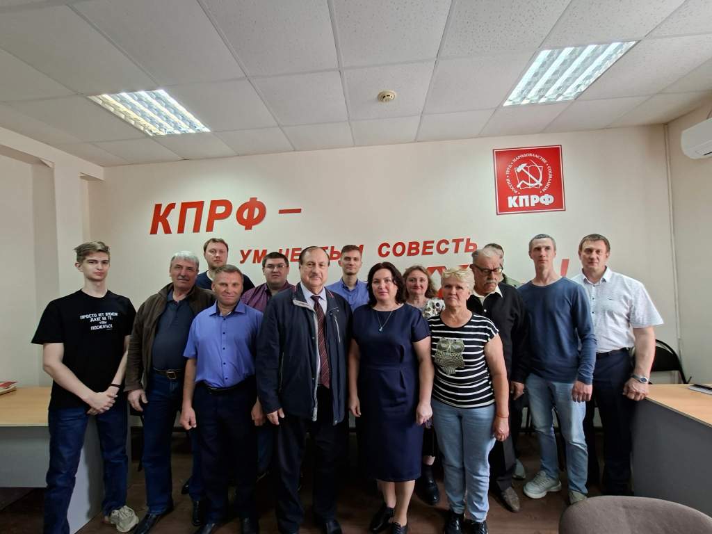 Курским коммунистам запретили агитацию с изображением Ленина и Сталина
