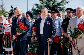 Куряне в День России почтили память павших бойцов