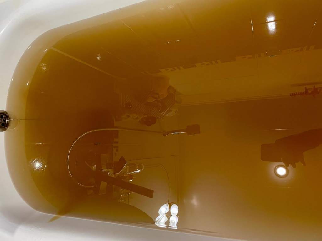 Возможной причиной темной воды в Курске назвали 136 аварий и остановку котельных