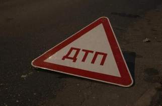 В Курске на Черняховского автомобиль сбил электросамокатчика