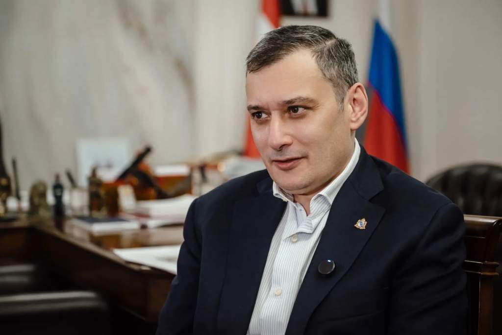 После взрыва неизвестного предмета Хинштейн обратился ко всем жителям области