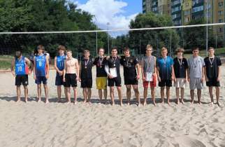 В Курске на Ермошкином озере завершились соревнования по волейболу
