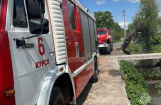 В Курске на улице 4-я Поселковая при пожаре в доме сгорела комната