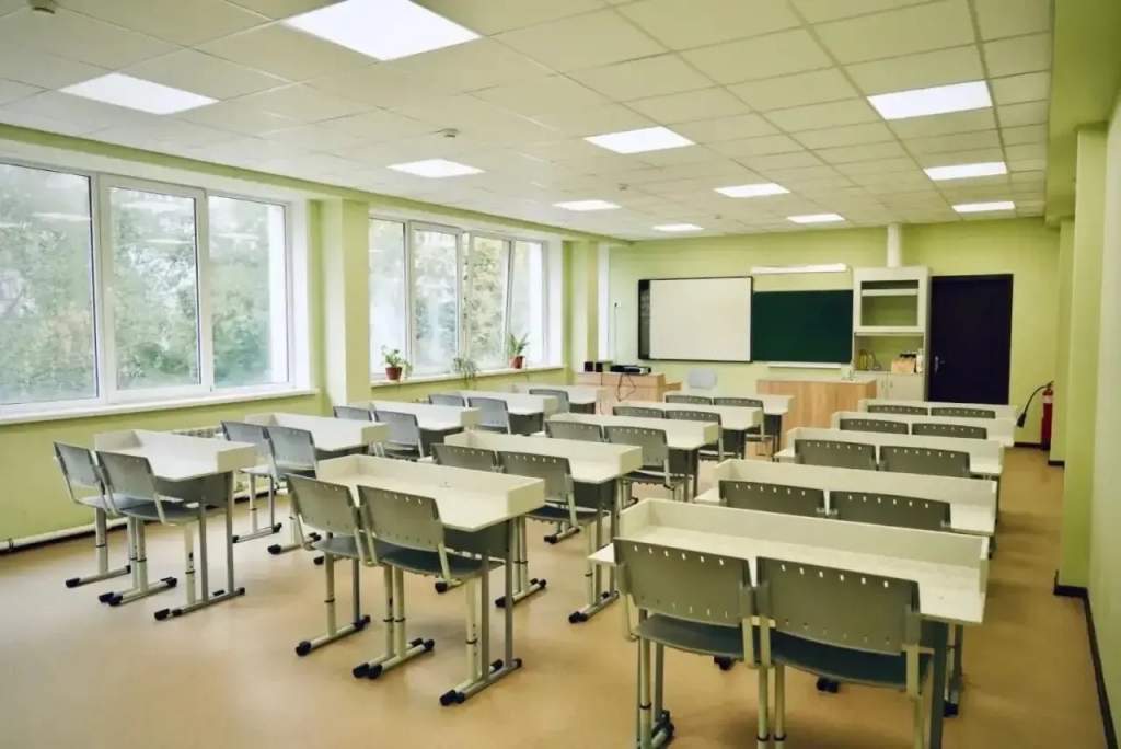 В курской школе №7 начали проверку после серьезной травмы девочки на перемене