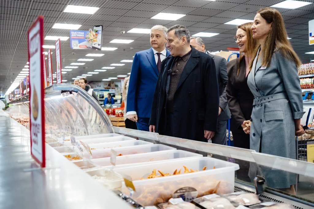 Хинштейн прошелся по магазинам и рассказал о любимых курских товарах